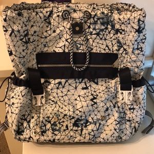 Lululemon Traveling Yogini Starburst Pattern
